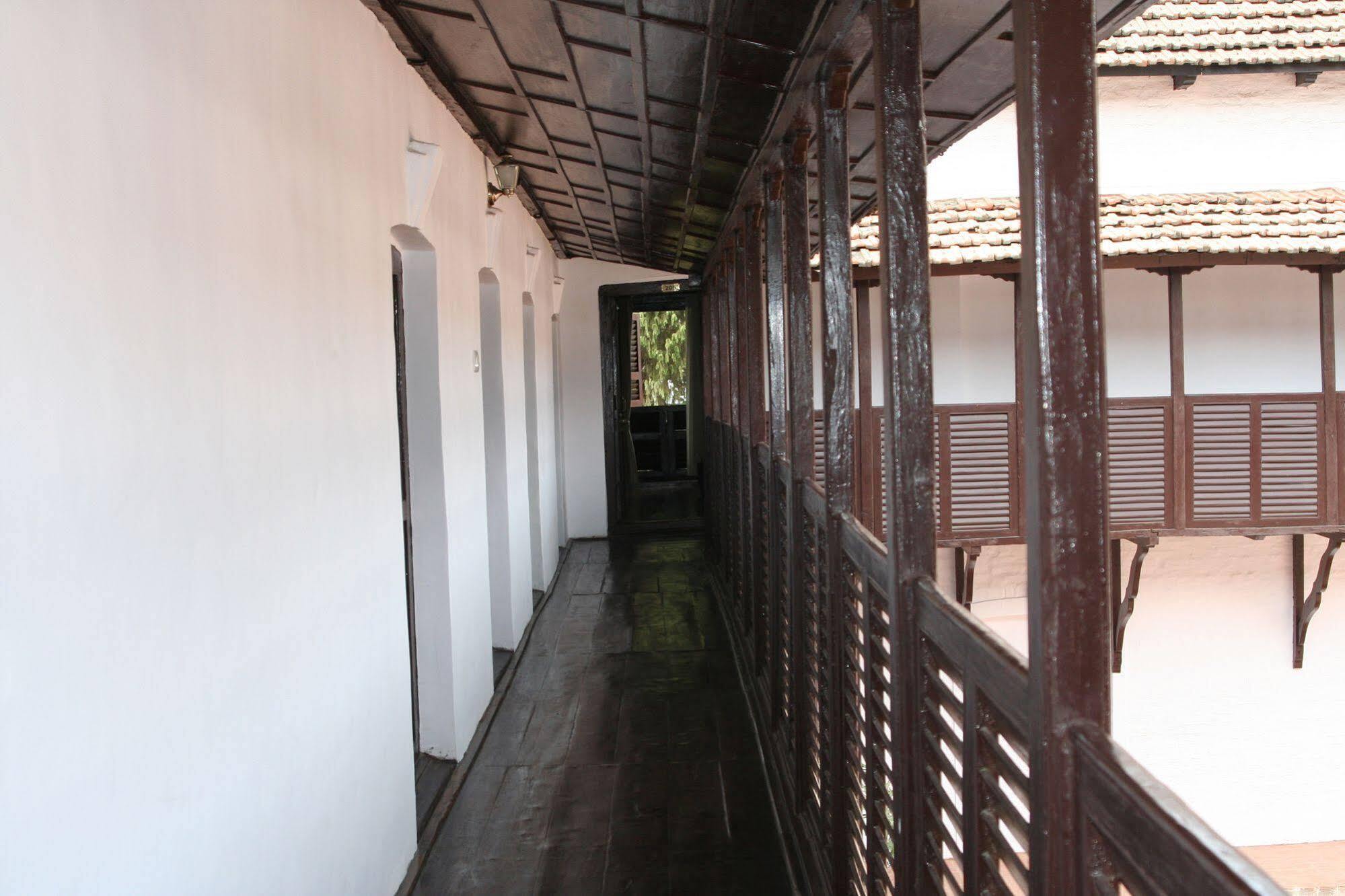 Oyo 738 Hotel Kaze Darbar Катманду Экстерьер фото