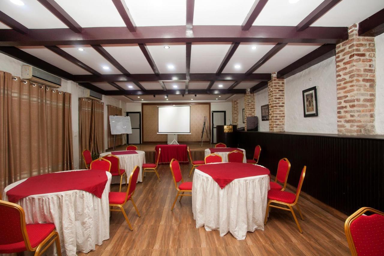 Oyo 738 Hotel Kaze Darbar Катманду Экстерьер фото